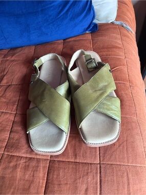 Women’s Olive Green Crisscross Leather Sandals with Buckle